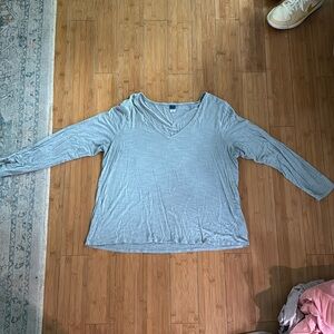 Super soft, luxe large long sleeved-3/4 length shirt. Color light blue/grey